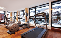 verbessern Sie Ihre Fitness in den top ausgestatteten Fitness-Räumen