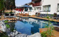 erfrischender Outdoor-Pool im Medical Wellness-Hotel in Saalbach Hinterglemm